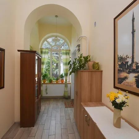 Centrum Vendeghaz Apartament *