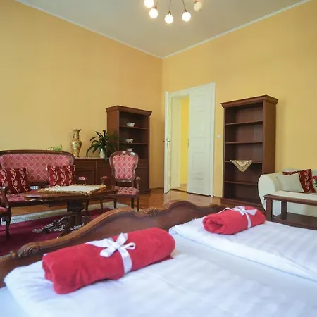 Centrum Vendeghaz Apartment