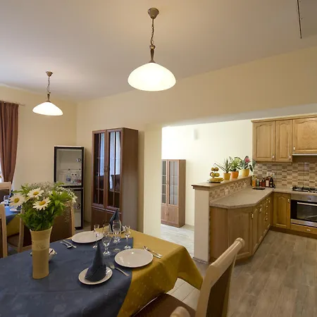 Apartment Centrum Vendeghaz *