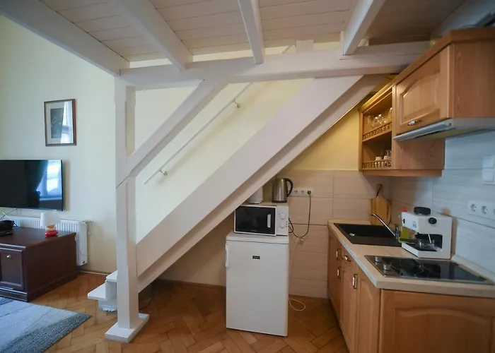 Centrum Vendeghaz Апартаменты *